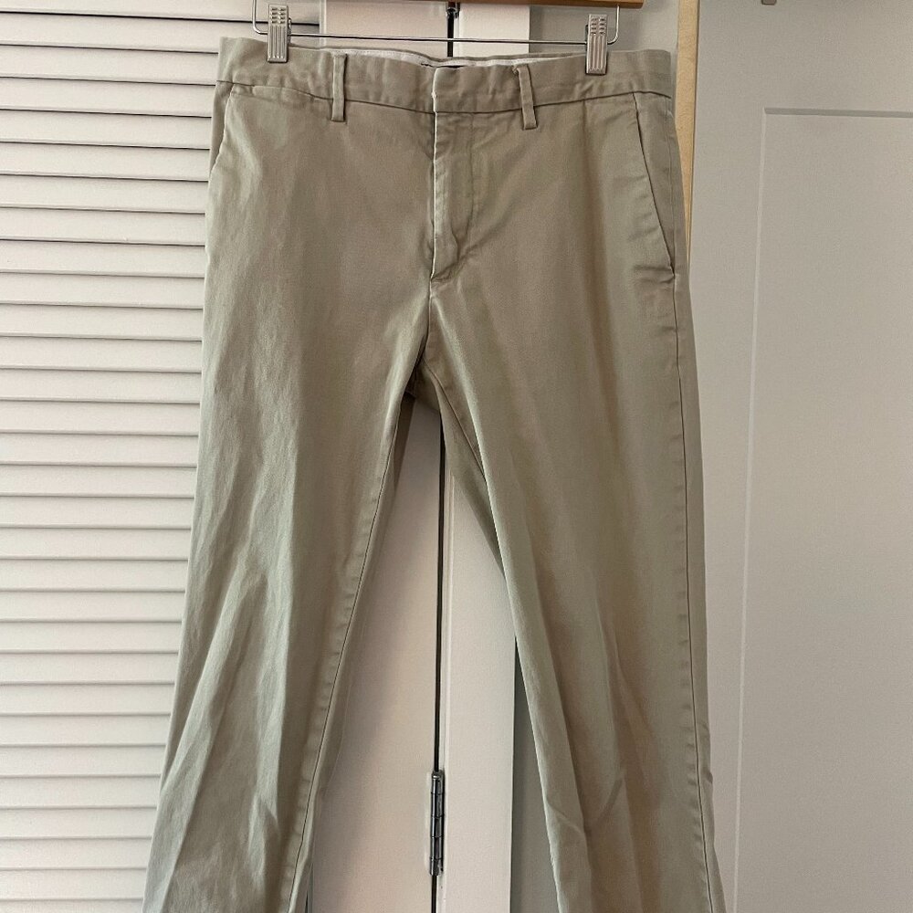 Banana Republic Aiden Slim Fit Chino in Light Khaki - W 31 x L 32